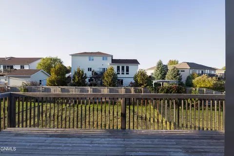 523 La Paz Ave, Bismarck, ND 58503 photo 35