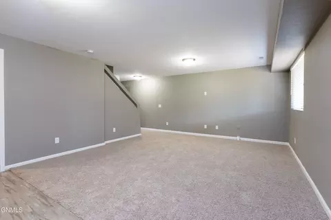523 La Paz Ave, Bismarck, ND 58503 photo 26