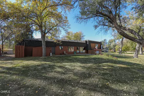 Exterior - 32 Captain Leach Dr, Mandan, ND 58554 photo 5 of 15