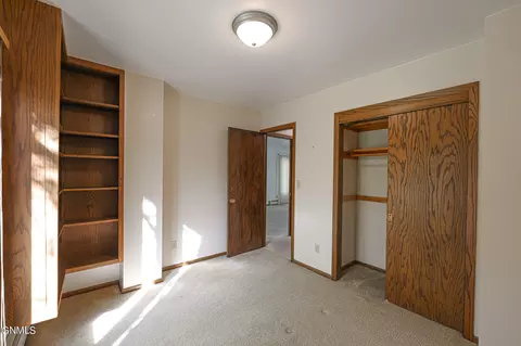 Bedroom - 32 Captain Leach Dr, Mandan, ND 58554 photo 3 of 8