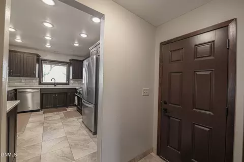 Entry Way - 32 Captain Leach Dr, Mandan, ND 58554 photo 6 of 6