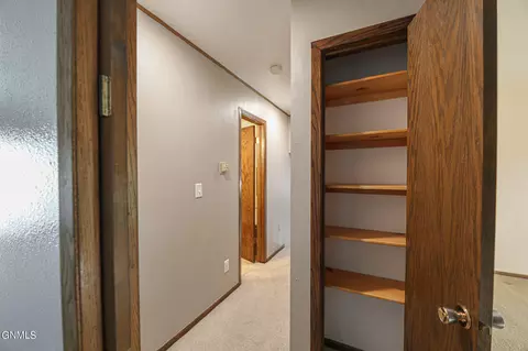 Entry Way - 32 Captain Leach Dr, Mandan, ND 58554 photo 4 of 6