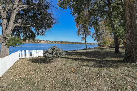 Exterior - 32 Captain Leach Dr, Mandan, ND 58554 photo 11 of 15