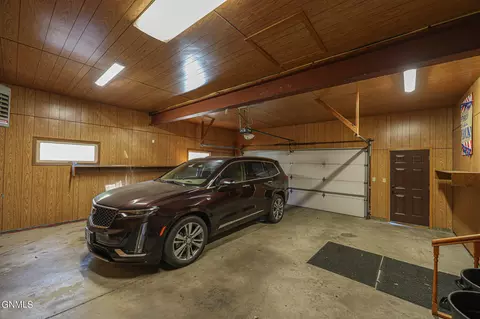 Exterior - 32 Captain Leach Dr, Mandan, ND 58554 photo 2 of 15