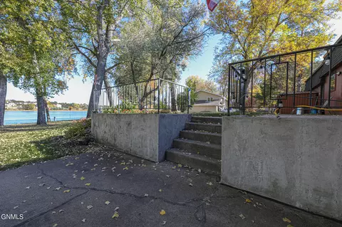 Exterior - 32 Captain Leach Dr, Mandan, ND 58554 photo 8 of 15