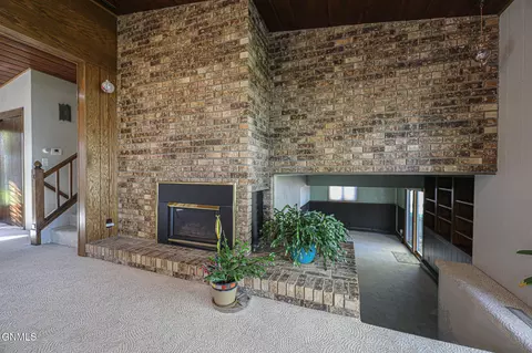 Living - 32 Captain Leach Dr, Mandan, ND 58554 photo 2 of 12