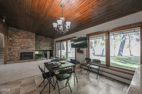 Dining - 32 Captain Leach Dr, Mandan, ND 58554 photo 1 of 1