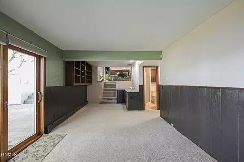 Living - 32 Captain Leach Dr, Mandan, ND 58554 photo 11 of 12