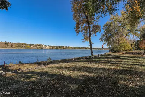 View/Area - 32 Captain Leach Dr, Mandan, ND 58554 photo 2 of 6