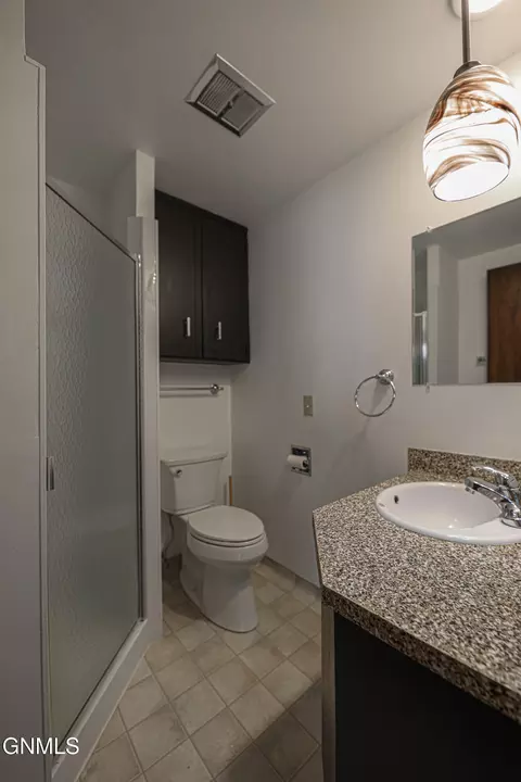 Bath - 32 Captain Leach Dr, Mandan, ND 58554 photo 5 of 5