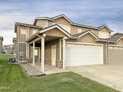 2716 27th St W, Williston, ND 58801