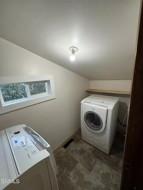 1012 7th Ave W, Williston, ND 58801 photo 10