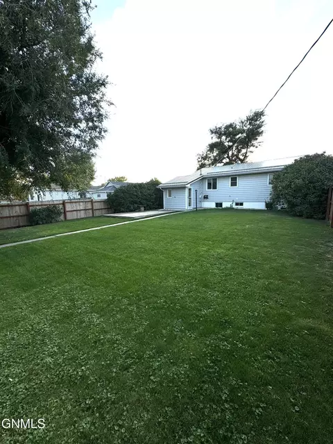 1012 7th Ave W, Williston, ND 58801 photo 22