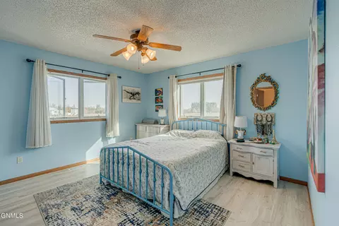 Bedroom - 7600 22nd Ave SE, Bismarck, ND 58504 photo 2 of 5