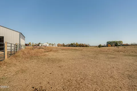 Exterior - 7600 22nd Ave SE, Bismarck, ND 58504 photo 2 of 31