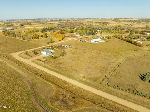 View/Area - 7600 22nd Ave SE, Bismarck, ND 58504 photo 5 of 16