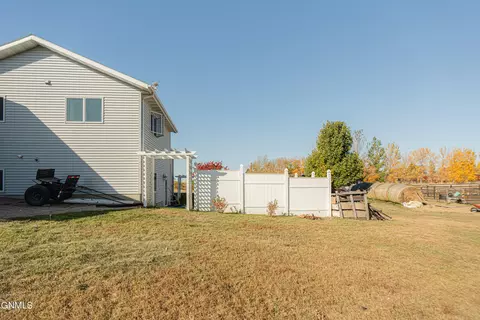 Exterior - 7600 22nd Ave SE, Bismarck, ND 58504 photo 6 of 31