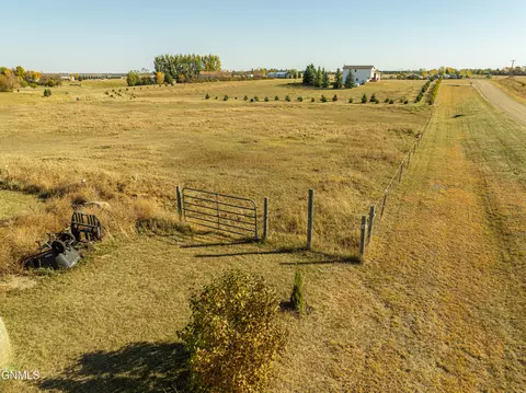 View/Area - 7600 22nd Ave SE, Bismarck, ND 58504 photo 12 of 16