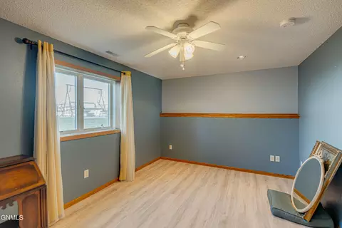 Bedroom - 7600 22nd Ave SE, Bismarck, ND 58504 photo 4 of 5