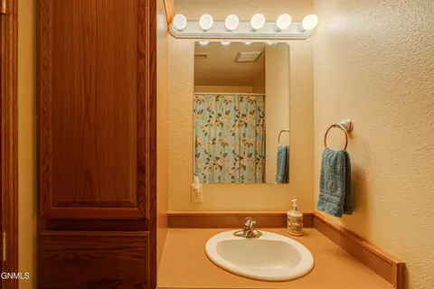 Bath - 7600 22nd Ave SE, Bismarck, ND 58504 photo 7 of 7