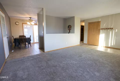 58 Custer Dr, Lincoln, ND 58504 photo 6
