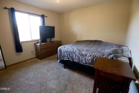 58 Custer Dr, Lincoln, ND 58504 photo 12