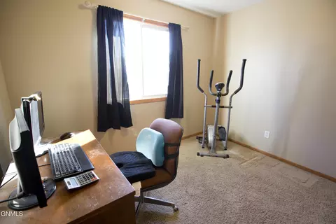 58 Custer Dr, Lincoln, ND 58504 photo 15