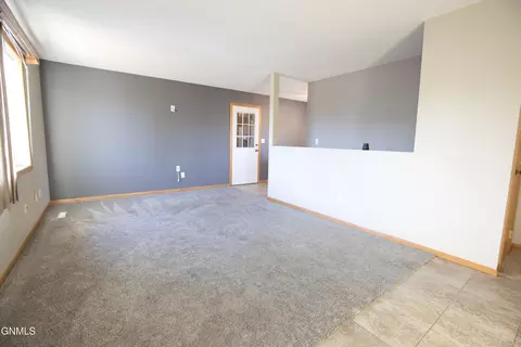 58 Custer Dr, Lincoln, ND 58504 photo 4