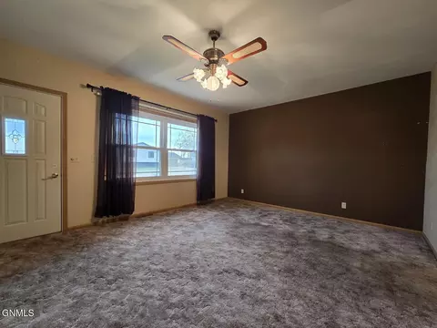 112 Lamborn Ave, Stanton, ND 58571 photo 6