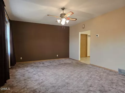 112 Lamborn Ave, Stanton, ND 58571 photo 8