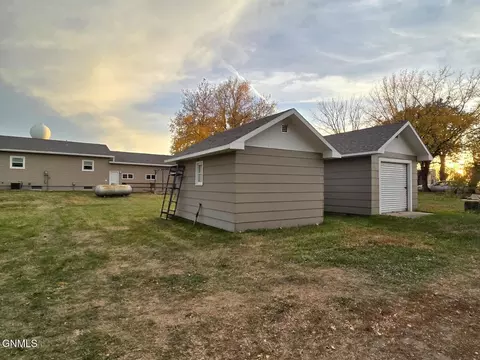 112 Lamborn Ave, Stanton, ND 58571 photo 30