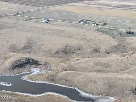 664 Harmony Lp, Hazen, ND 58545 photo 9