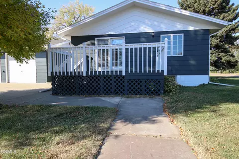 820 Main St, Stanton, ND 58571 photo 4