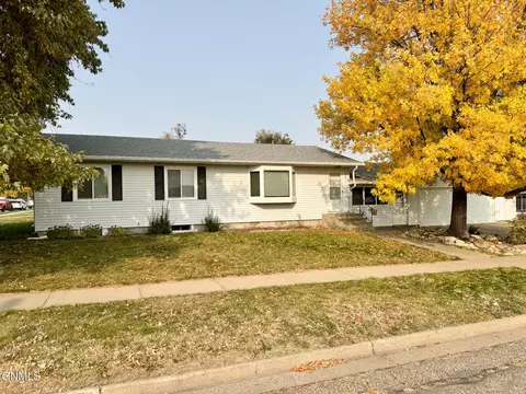 908 5th St W, Williston, ND 58801