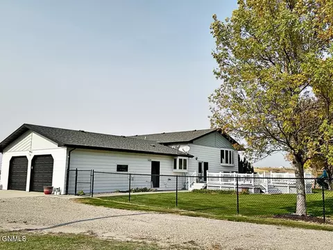 218 37th Ave SE, Williston, ND 58801 photo 5