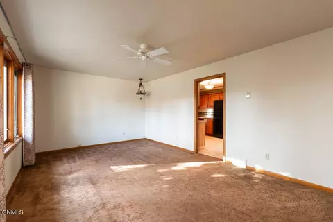 1900 Xavier St, Bismarck, ND 58501 photo 6
