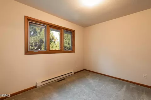 1900 Xavier St, Bismarck, ND 58501 photo 16