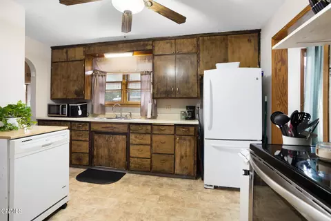 606 3rd Ave E, Williston, ND 58801 photo 8