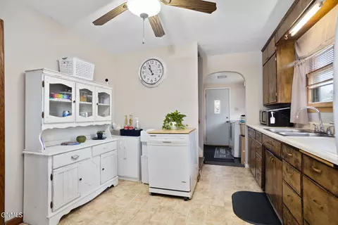 606 3rd Ave E, Williston, ND 58801 photo 7