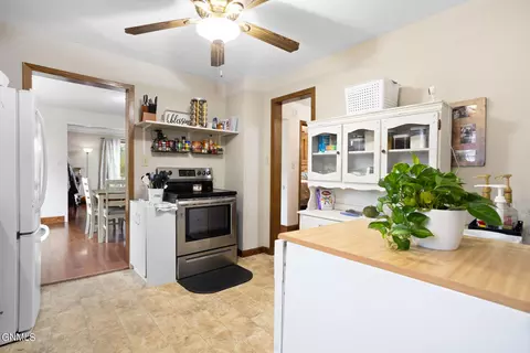606 3rd Ave E, Williston, ND 58801 photo 9