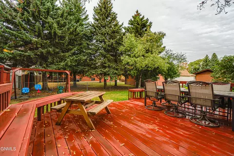 Exterior - 1506 Omaha Dr, Bismarck, ND 58504 photo 20 of 47