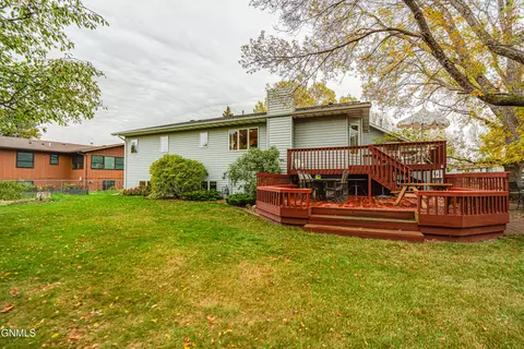 Exterior - 1506 Omaha Dr, Bismarck, ND 58504 photo 5 of 47