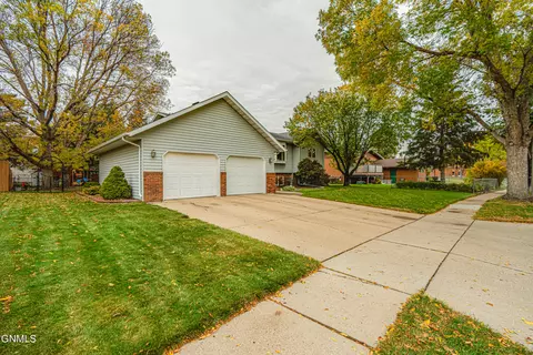 Other - 1506 Omaha Dr, Bismarck, ND 58504 photo 22 of 29