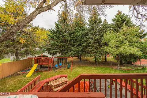 Exterior - 1506 Omaha Dr, Bismarck, ND 58504 photo 17 of 47