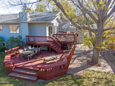 Exterior - 1506 Omaha Dr, Bismarck, ND 58504 photo 36 of 47