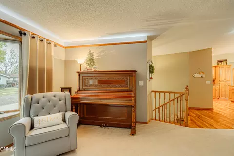 Living - 1506 Omaha Dr, Bismarck, ND 58504 photo 6 of 8