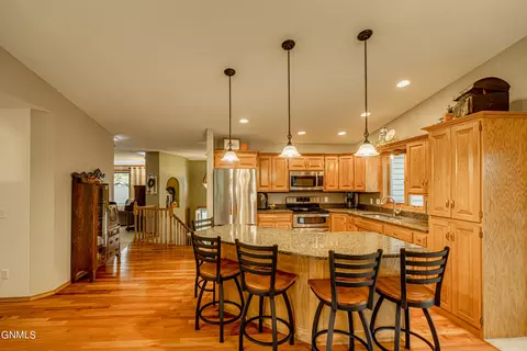 Kitchen - 1506 Omaha Dr, Bismarck, ND 58504 photo 10 of 11