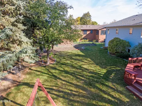 Exterior - 1506 Omaha Dr, Bismarck, ND 58504 photo 38 of 47