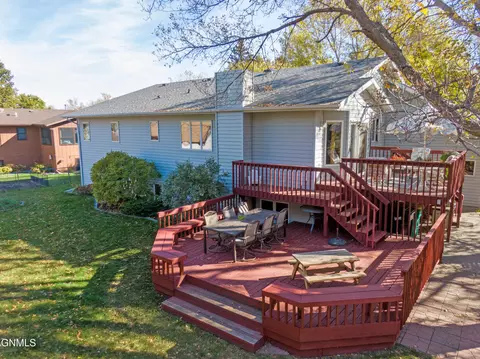 Exterior - 1506 Omaha Dr, Bismarck, ND 58504 photo 37 of 47
