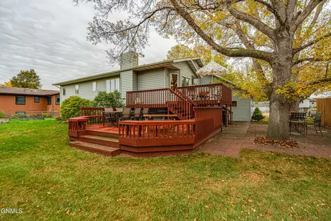 Exterior - 1506 Omaha Dr, Bismarck, ND 58504 photo 26 of 47